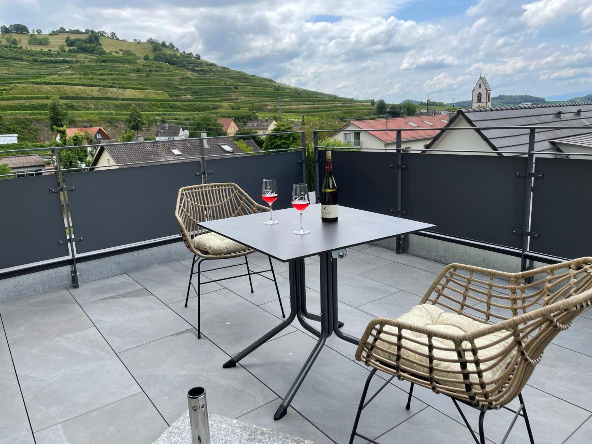 Weingut & Strausswirtschaft Vogel Apartment Vogtsburg Exterior photo